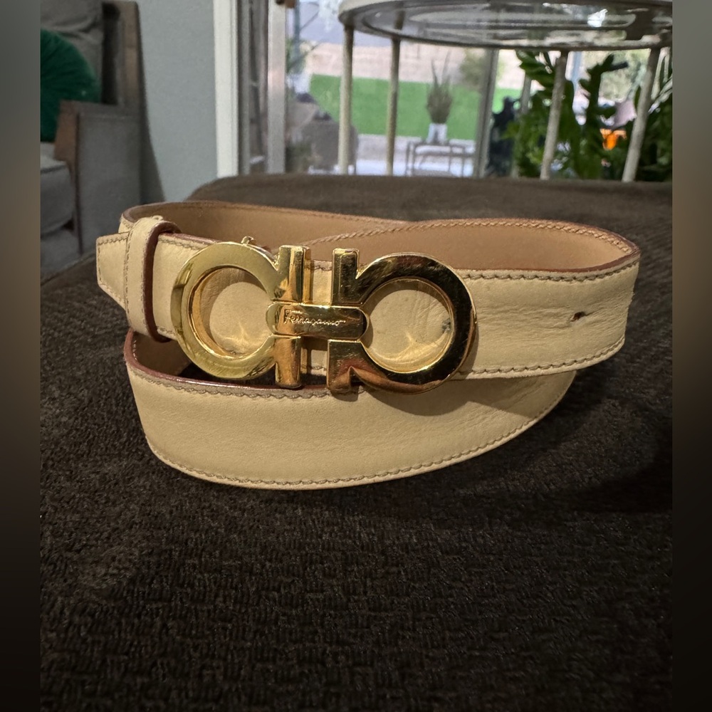 Salvatore Ferragamo GANCINI beige and gold belt M